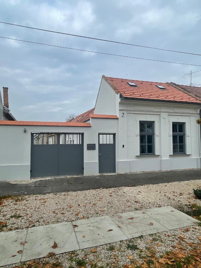 Dream Apartman Level Exterior photo