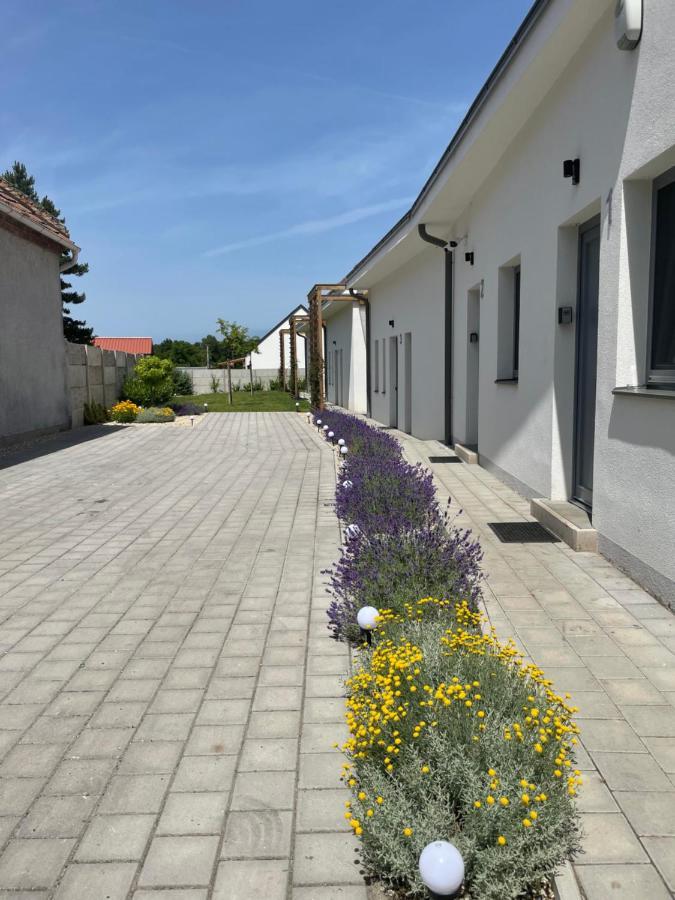 Dream Apartman Level Exterior photo