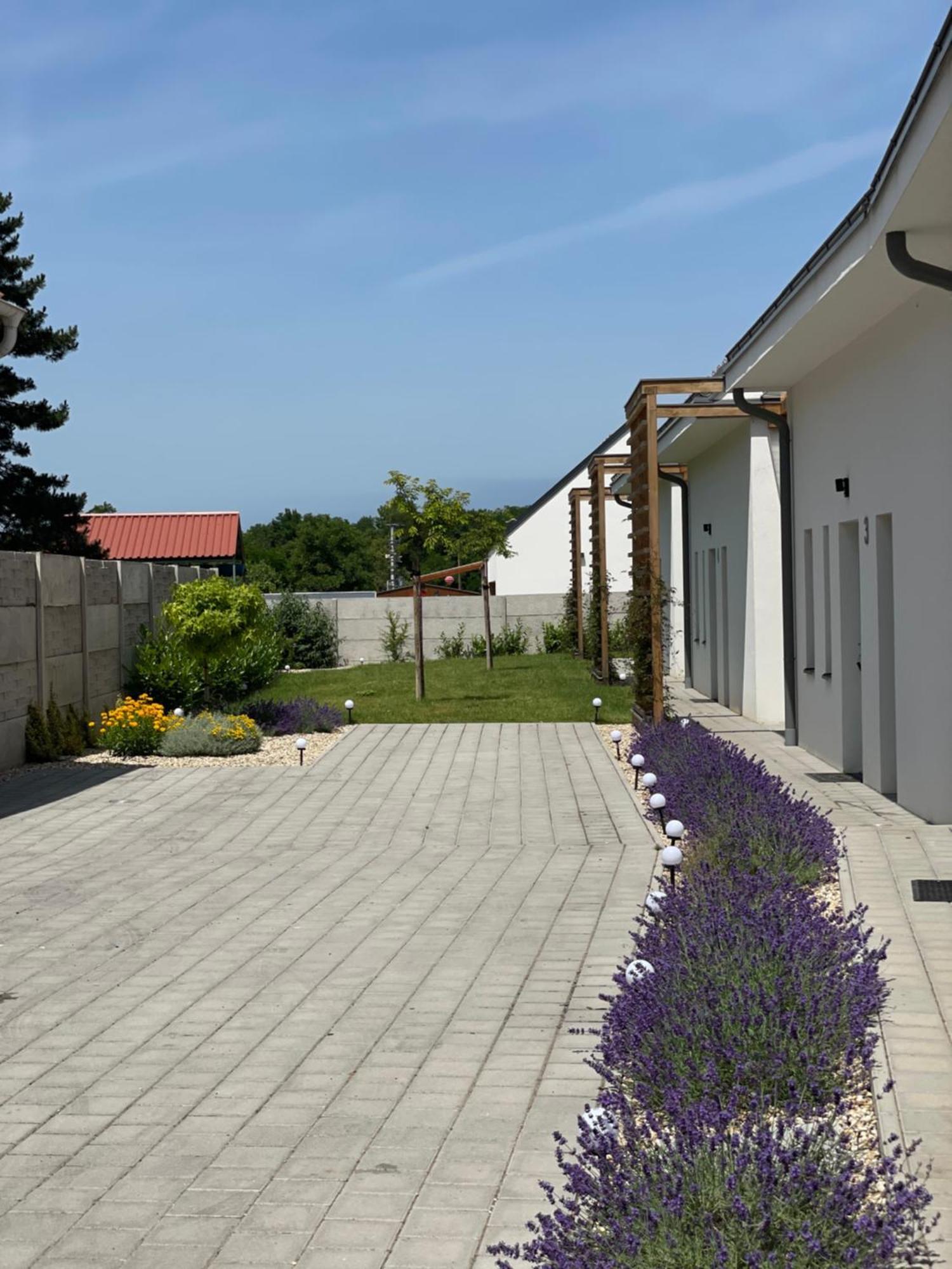 Dream Apartman Level Exterior photo