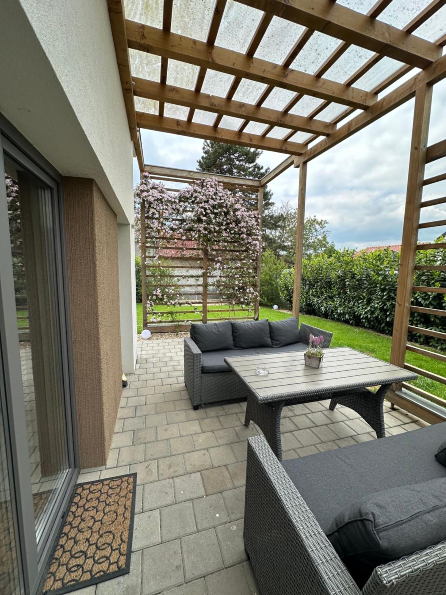 Dream Apartman Level Exterior photo
